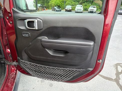Used 2021 Jeep Gladiator Sport AWD/4WD image 28