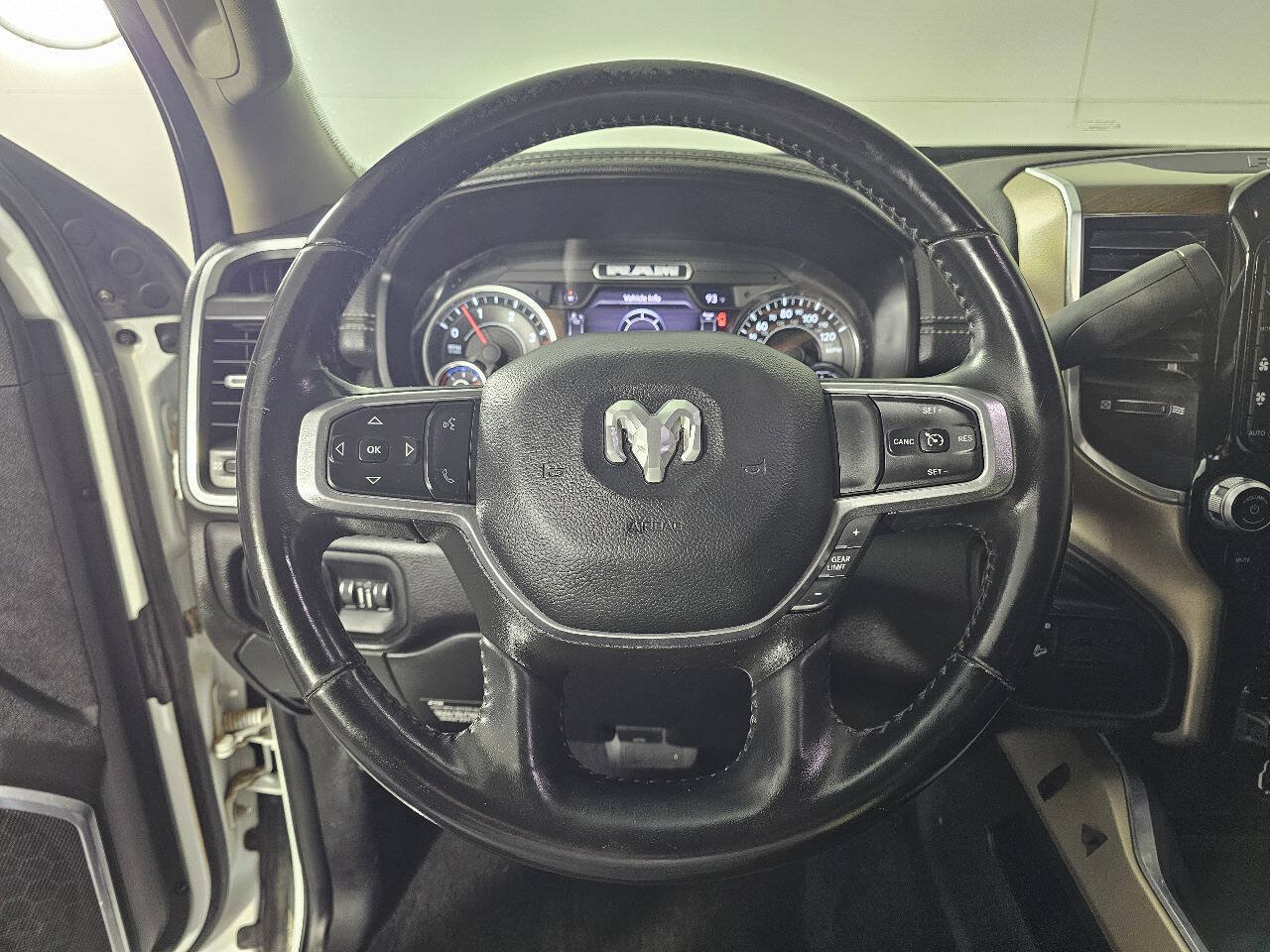 Used 2023 RAM 2500 Laramie AWD/4WD image 13