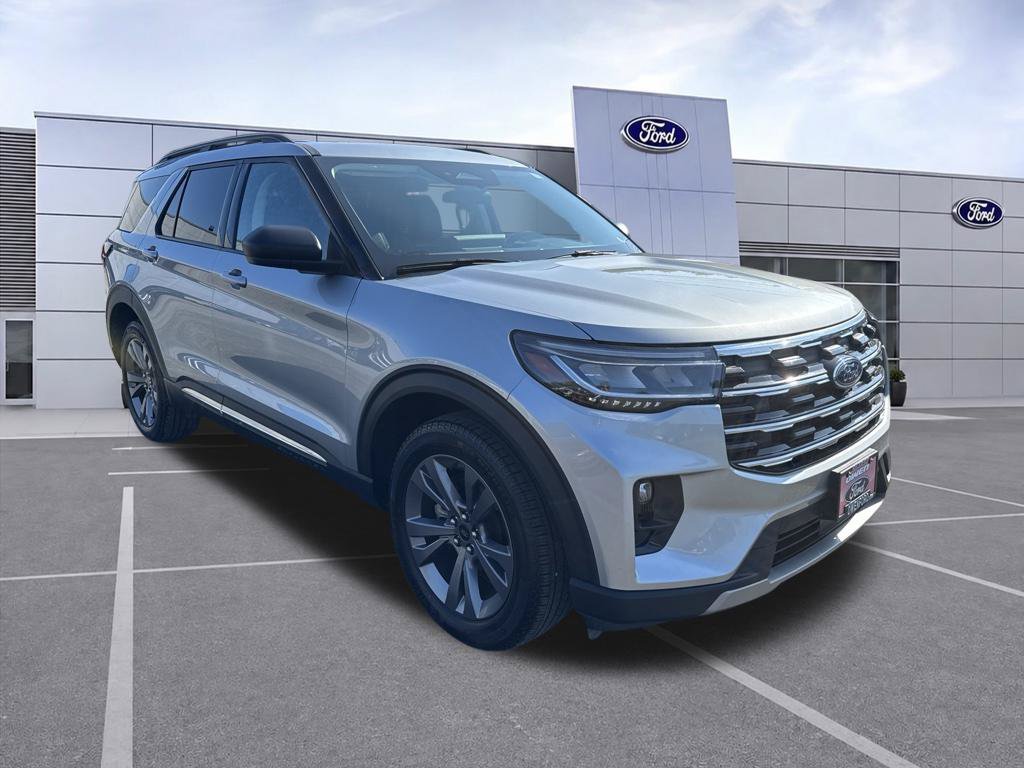 Used 2025 Ford Explorer Active w/ Active Comfort Package AWD/4WD image 8