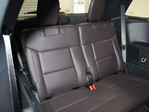 New 2026 Ford Explorer Platinum RWD image 32