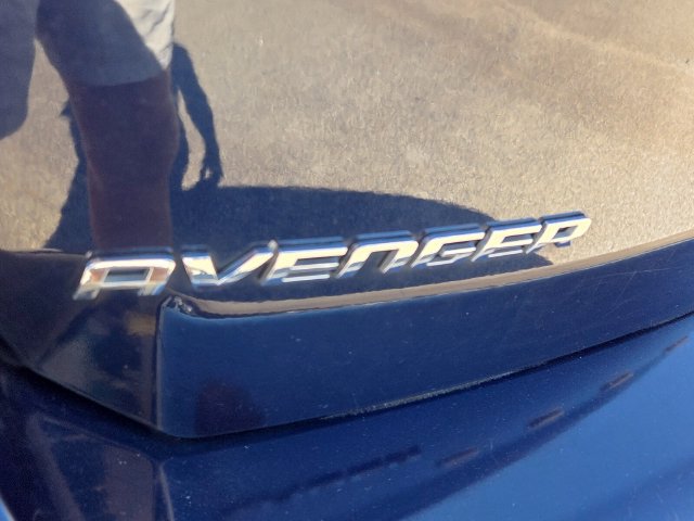 Used 2014 Dodge Avenger SXT w/ Rallye Appearance Group FWD image 12