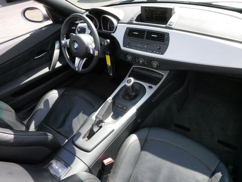 Used 2006 BMW Z4 3.0i RWD image 10