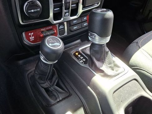 Used 2025 Jeep Wrangler Unlimited Sport AWD/4WD image 12