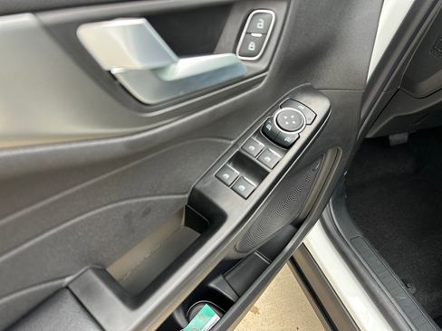 New 2026 Ford Escape SE image 11