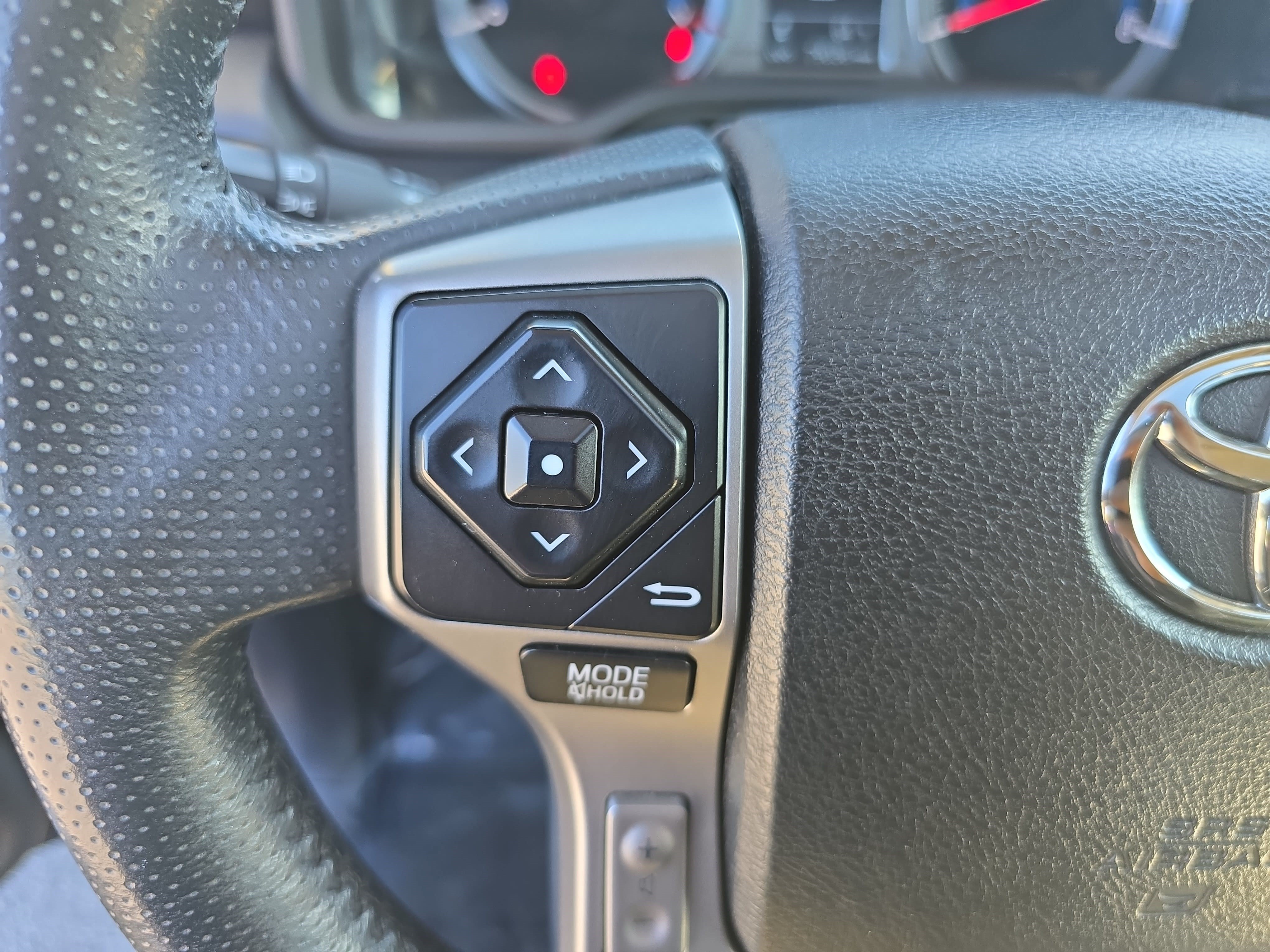Used 2019 Toyota 4Runner Limited AWD/4WD image 17