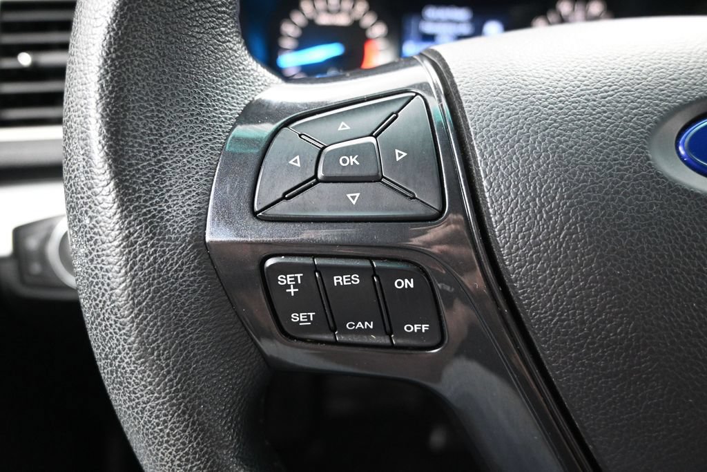 Used 2017 Ford Explorer XLT FWD image 23