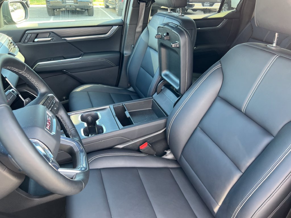 Used 2026 GMC Acadia Elevation w/ Elevation Premium Package AWD/4WD image 14