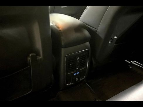 Used 2019 Jeep Grand Cherokee Limited image 11