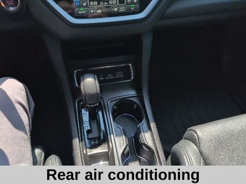 Used 2025 Subaru Ascent Bronze Edition image 6