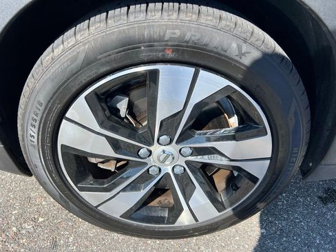 Used 2020 Volvo V60 T5 Cross Country image 17