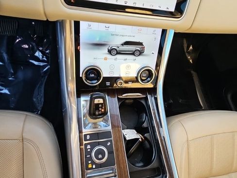 Used 2019 Land Rover Range Rover Sport HSE AWD/4WD image 18
