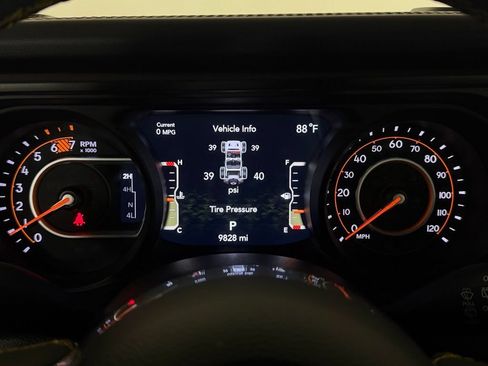 Used 2024 Jeep Wrangler Unlimited Sahara AWD/4WD image 15