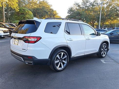 Certified 2025 Honda Pilot Touring image 6