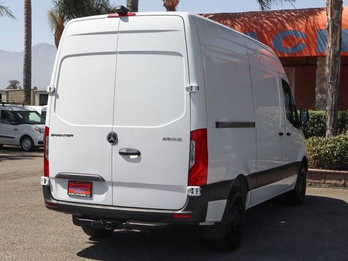Used 2025 Mercedes-Benz Sprinter 2500 image 9