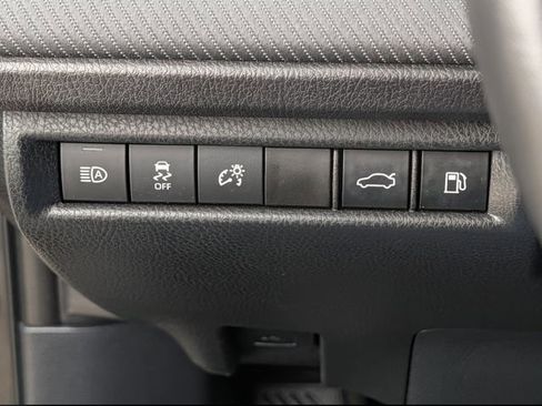 Used 2025 Toyota Camry SE w/ Convenience Package FWD image 23