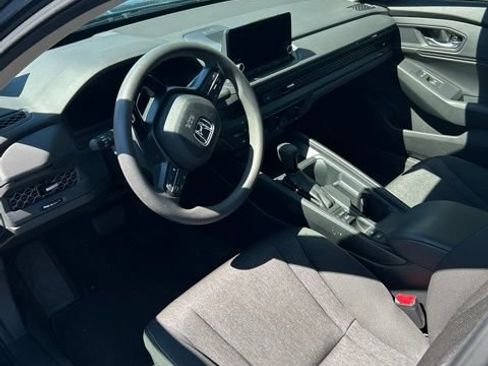 Used 2023 Honda Accord EX image 6
