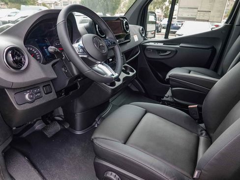 New 2025 Mercedes-Benz Sprinter 2500 image 17