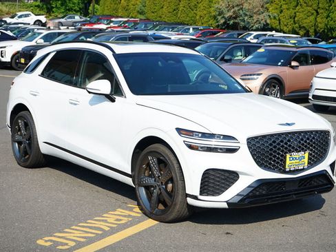 Used 2025 Genesis GV70 3.5T Sport w/ Sport Prestige Package image 3