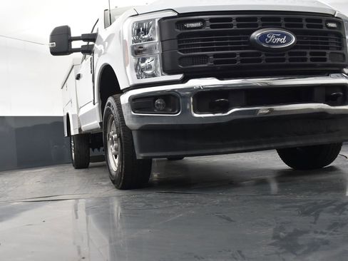 Used 2024 Ford F250 XL w/ XL Chrome Package image 24