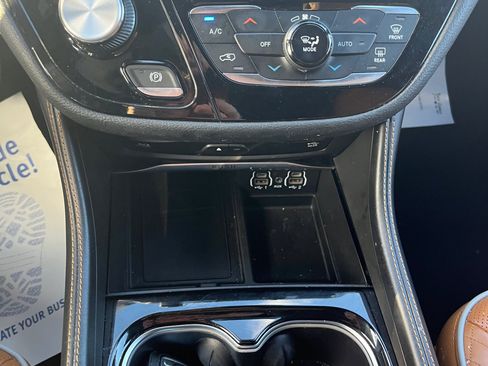 Used 2021 Chrysler Pacifica Pinnacle image 27