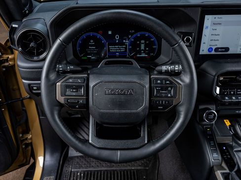 Used 2025 Toyota Land Cruiser image 18