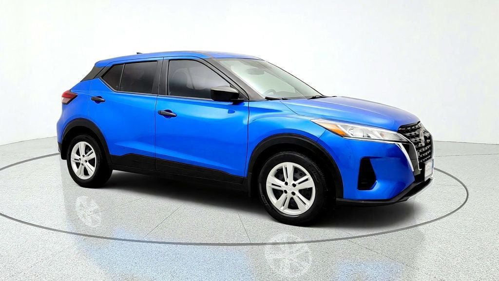 Used 2023 Nissan Kicks S FWD image 3