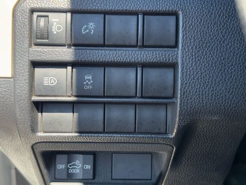 Used 2024 Toyota Tacoma TRD Off-Road image 28