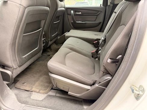 Used 2017 Chevrolet Traverse LT image 12