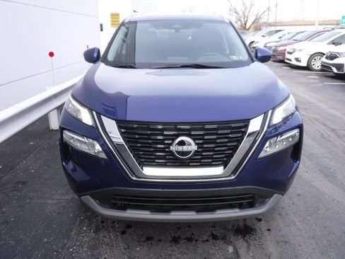 Used 2023 Nissan Rogue SV w/ SV Premium B Package image 5