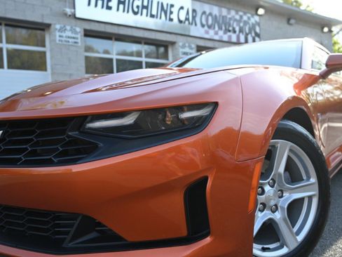 Used 2023 Chevrolet Camaro LT RWD image 9