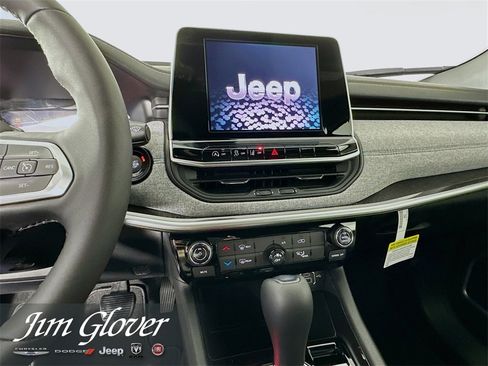 New 2026 Jeep Compass Latitude image 30