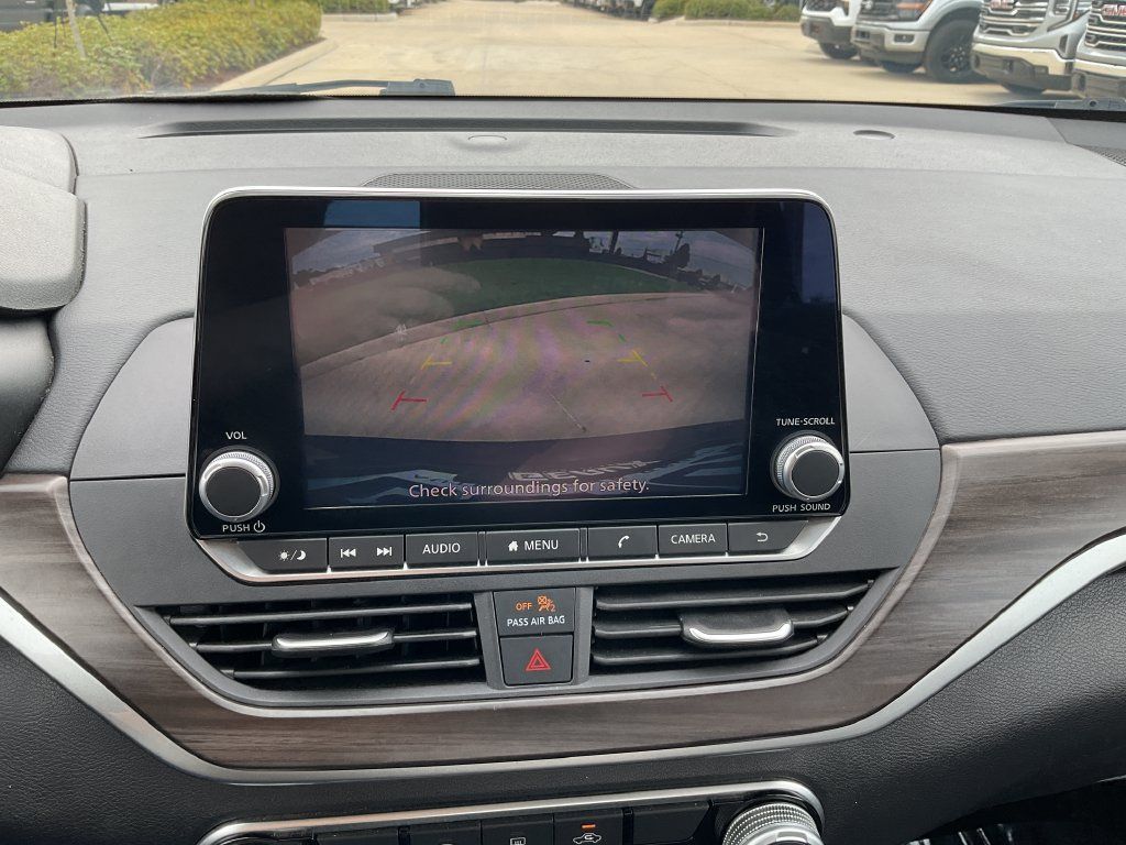 Used 2024 Nissan Altima 2.5 SV FWD image 25