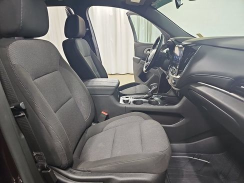 Used 2023 Chevrolet Traverse LT FWD image 13