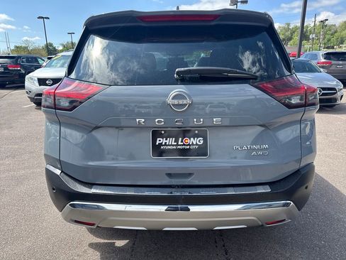 Used 2022 Nissan Rogue Platinum w/ Head-Up Display Package AWD/4WD image 12