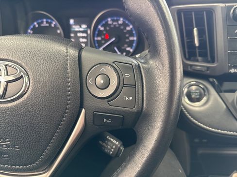 Certified 2018 Toyota RAV4 XLE image 21