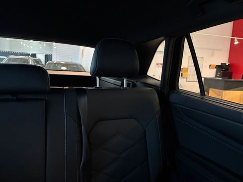 Used 2025 Volkswagen Atlas Cross Sport SE image 37