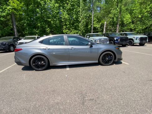 Used 2026 Toyota Camry SE w/ Convenience Package FWD image 12