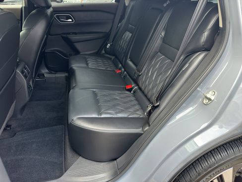 Certified 2023 Nissan Rogue Platinum w/ Platinum Premium Package image 17