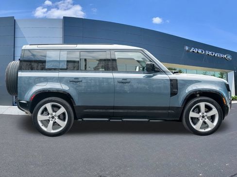 Used 2026 Land Rover Defender 110 X-Dynamic SE AWD/4WD image 8