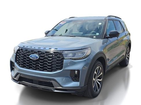 Certified 2025 Ford Explorer ST-Line AWD/4WD image 2