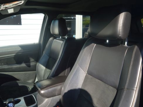 Used 2015 Jeep Grand Cherokee Altitude image 12