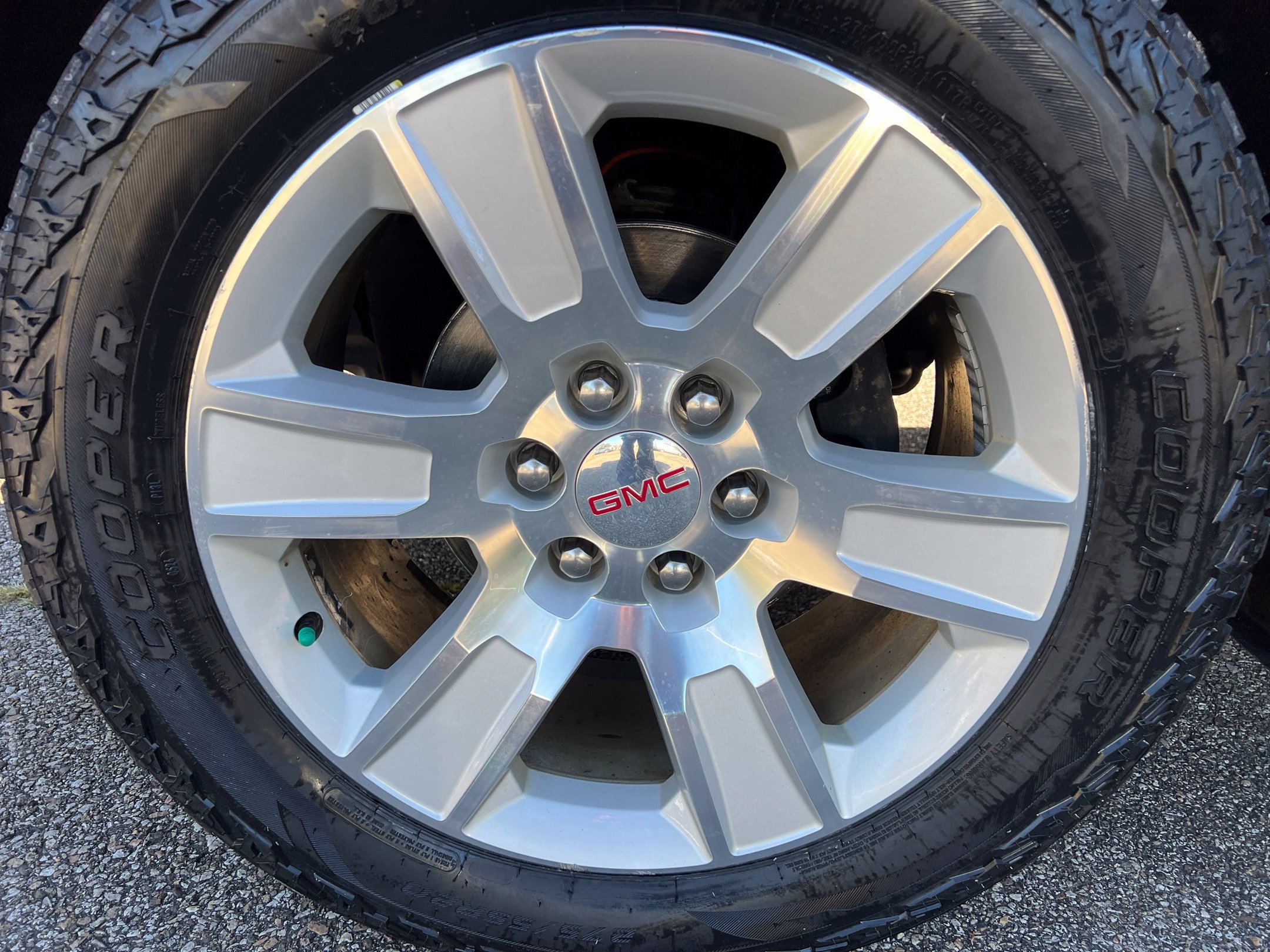 Used 2018 GMC Sierra 1500 SLE w/ SLE Value Package AWD/4WD image 11
