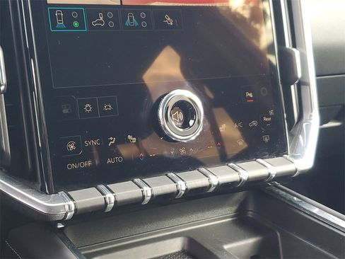 Used 2025 GMC Acadia Elevation image 31