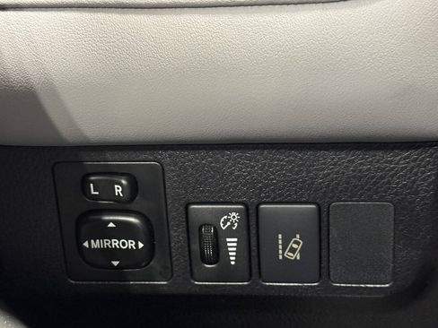 Used 2018 Toyota RAV4 XLE FWD image 28