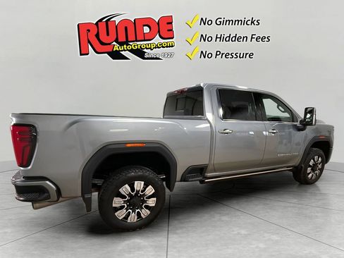 Used 2025 GMC Sierra 3500 Denali w/ Denali Reserve Package image 5