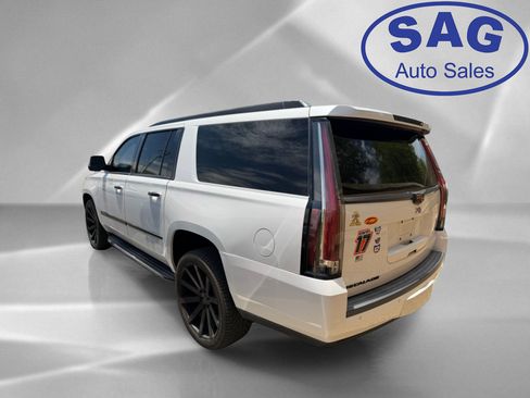 Used 2016 Cadillac Escalade ESV Luxury RWD image 4