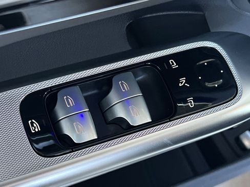 Certified 2025 Mercedes-Benz GLC 350e 4MATIC image 13
