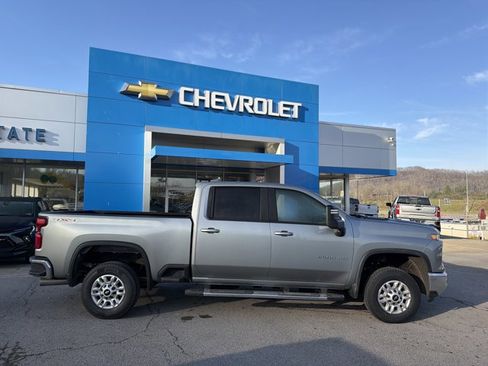 Used 2025 Chevrolet Silverado 2500 LT w/ Convenience Package image 3