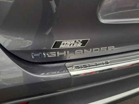 Used 2023 Toyota Highlander XSE FWD image 31