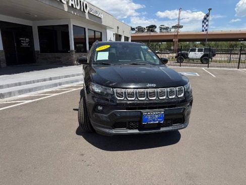 Used 2022 Jeep Compass Latitude AWD/4WD image 17
